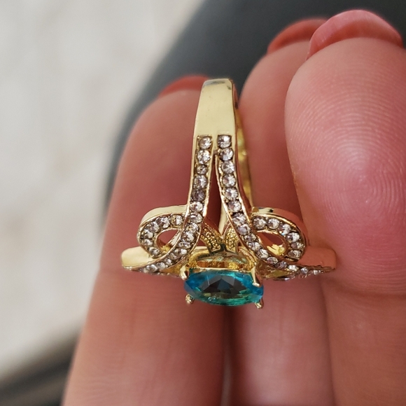 Blue Topaz Statement Ring - Picture 5 of 6